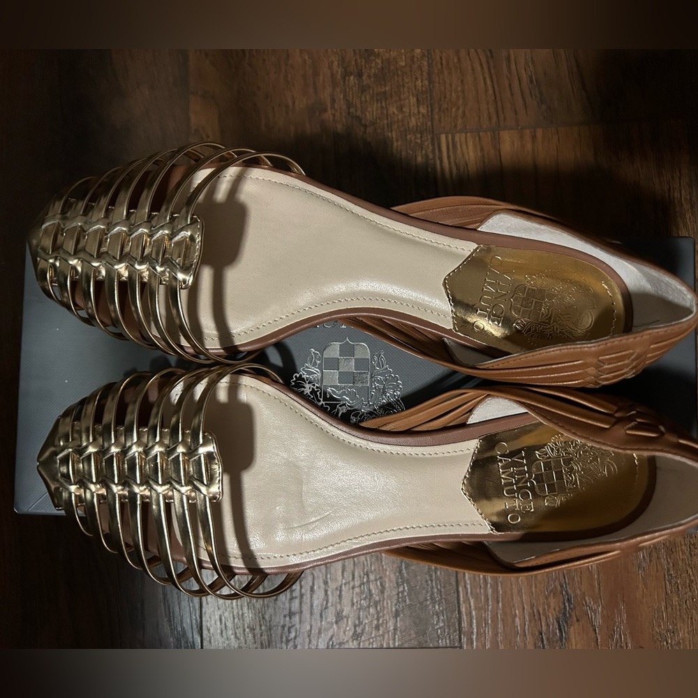 NEW Vince Camuto flats
